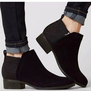 Toms Delilah Black Suede Ankle Boot, Size 6.5